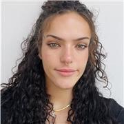 Soy estudiante de Diseño Gráfico, con experiencia en clases particulares y el título First